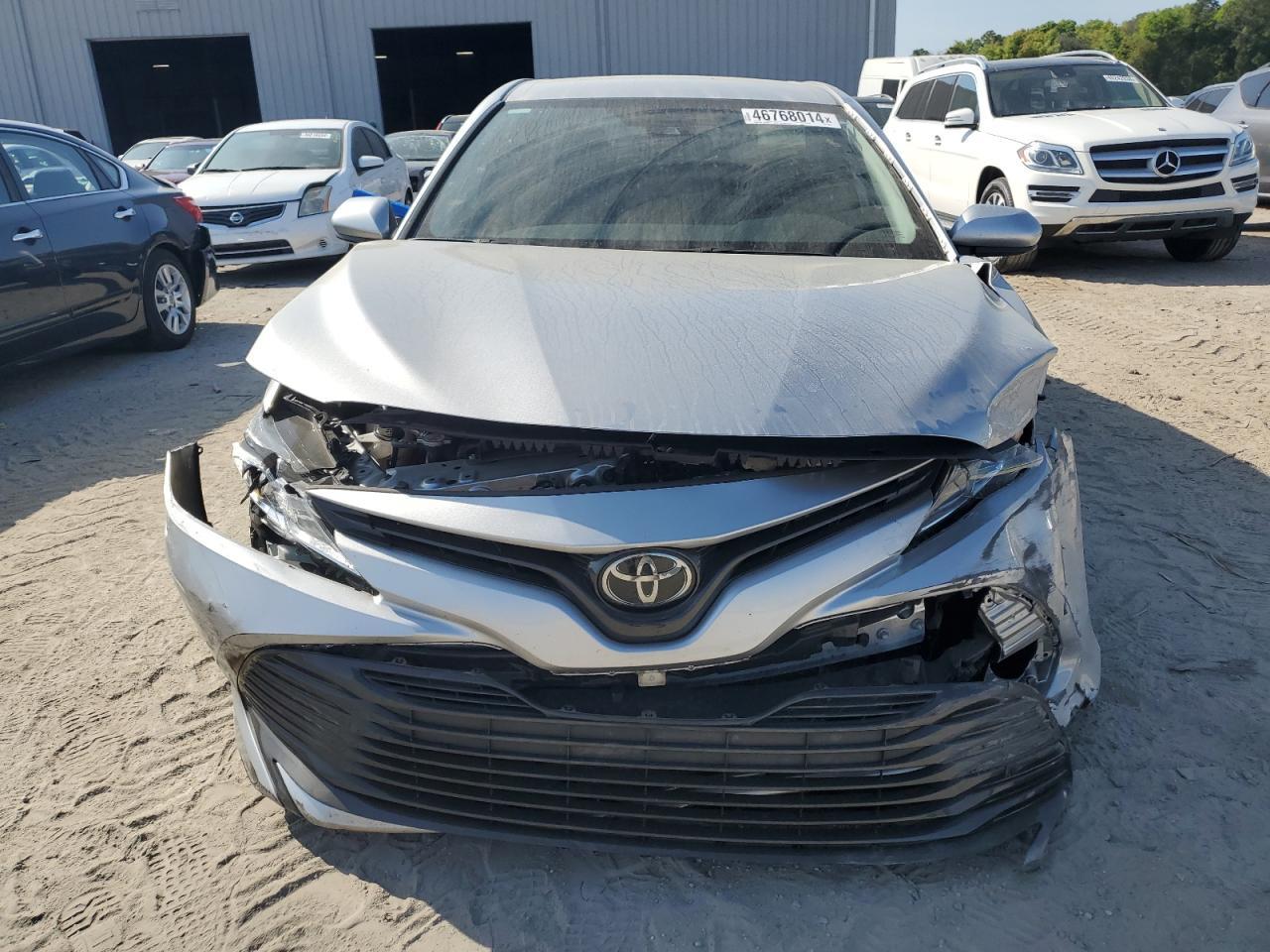 2020 TOYOTA CAMRY LE - Фото 5