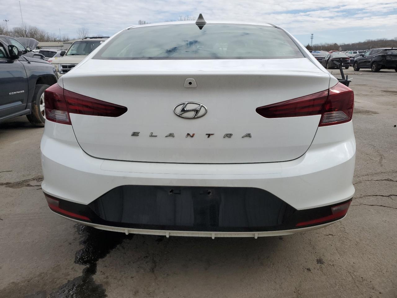 2019 HYUNDAI ELANTRA SE - Фото 6