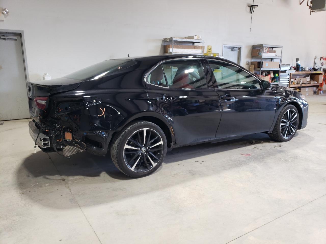 2018 TOYOTA CAMRY XSE - Фото 3