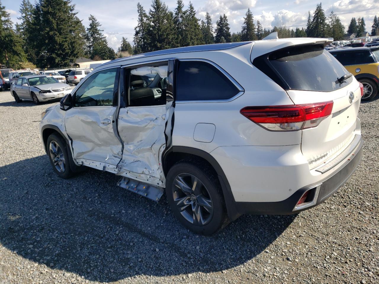 2019 TOYOTA HIGHLANDER - Фото 2
