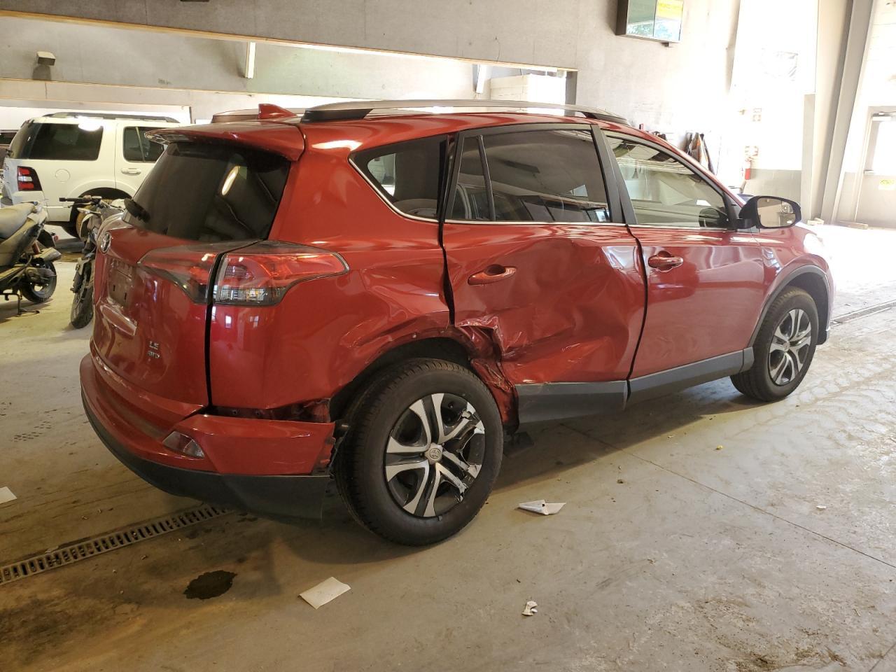 2017 TOYOTA RAV4 LE - Фото 3