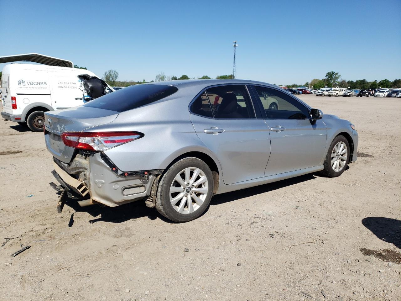 2018 TOYOTA CAMRY L - Фото 3