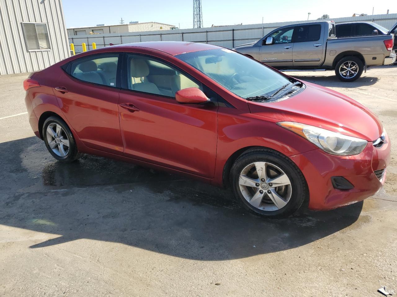 2013 HYUNDAI ELANTRA GL - Image 4