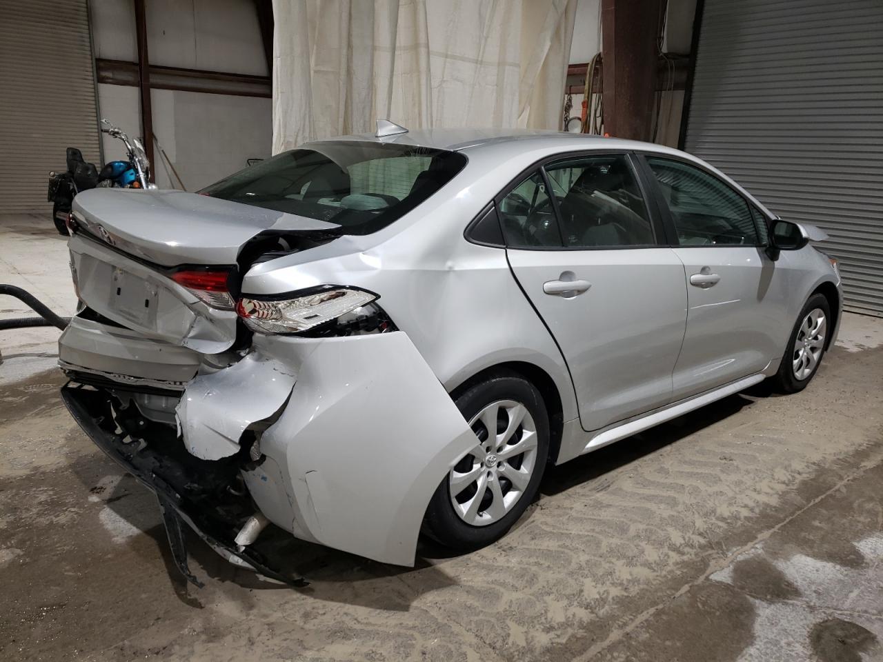 2021 TOYOTA COROLLA LE - Фото 3