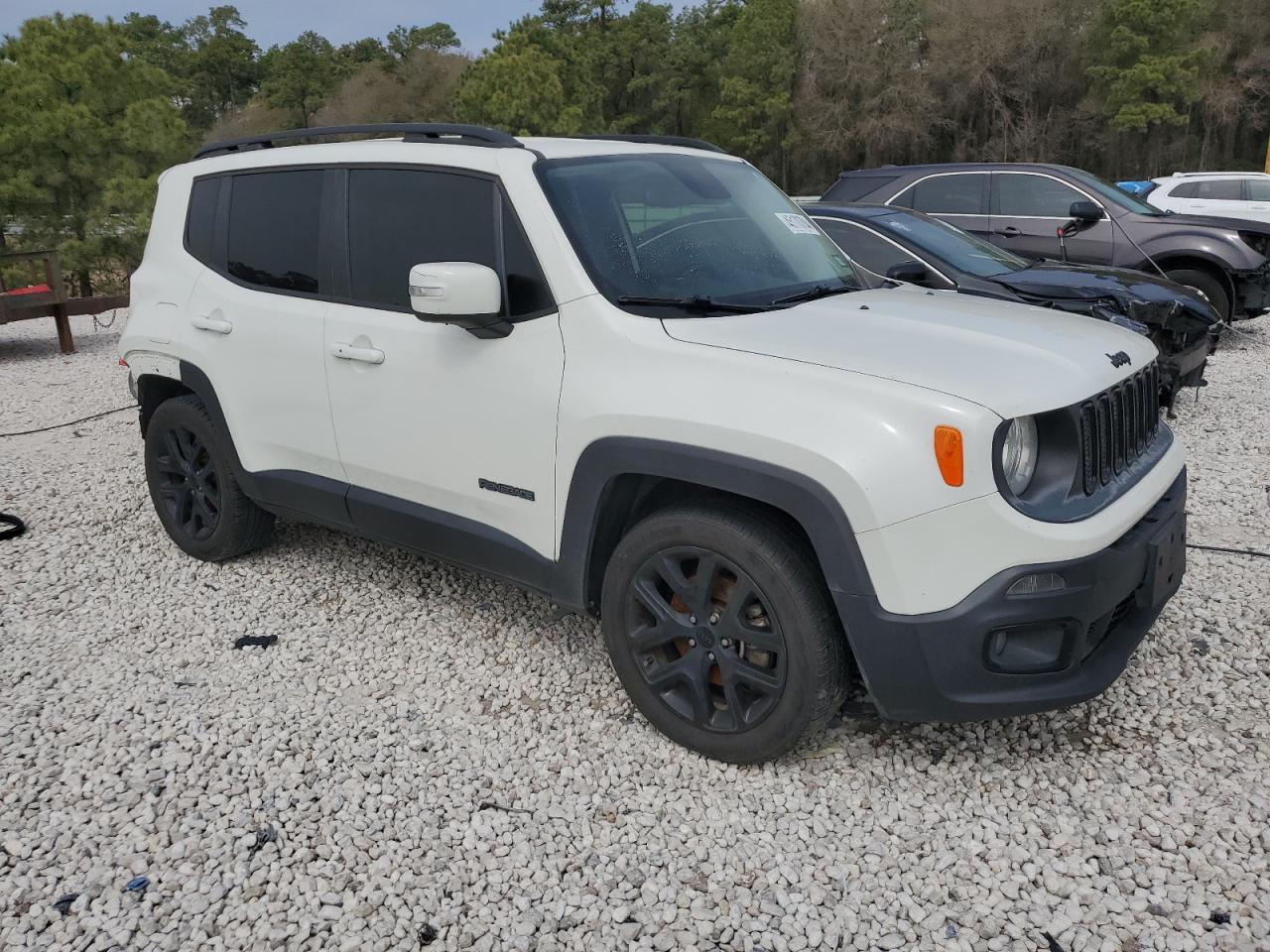 2017 JEEP RENEGADE L - Image 4