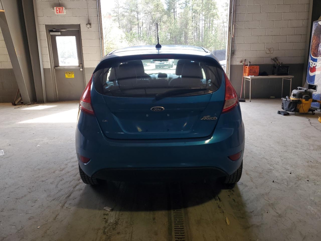 2013 FORD FIESTA SE - Image 6