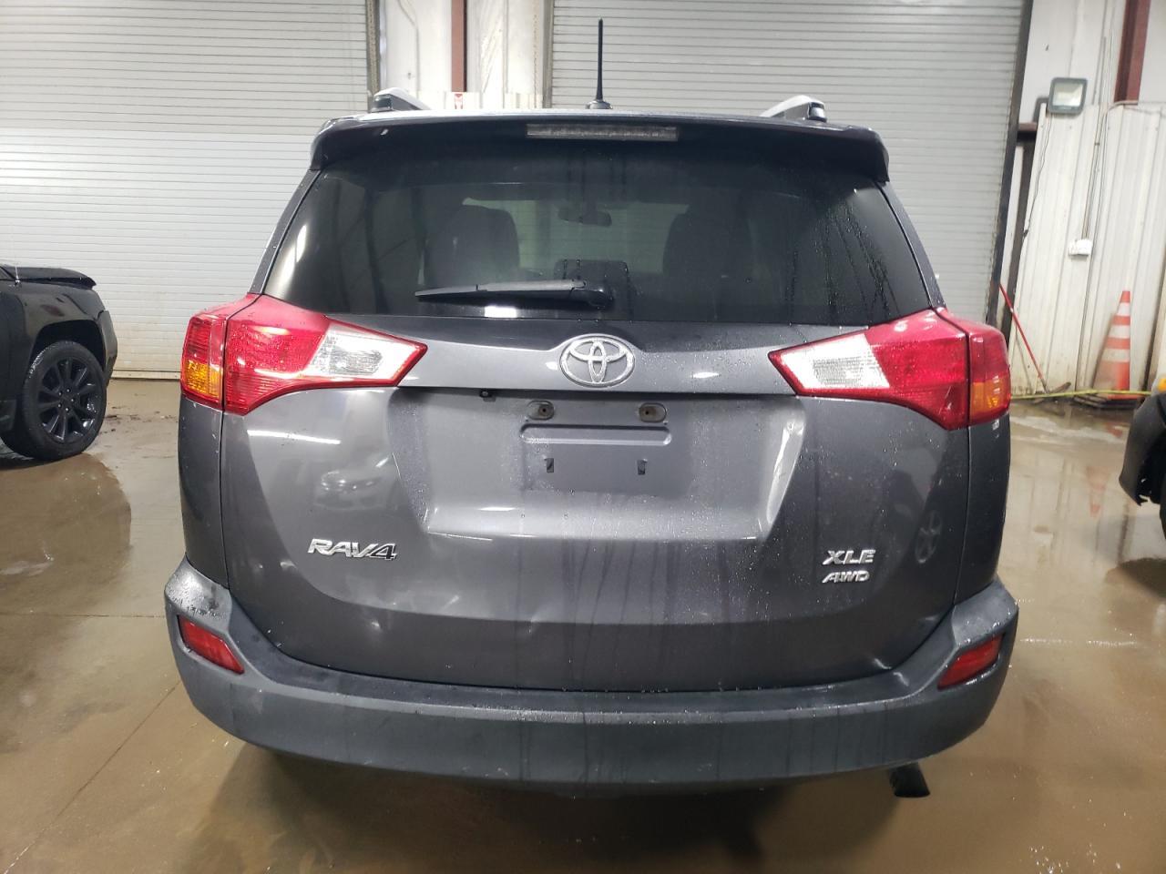 2015 TOYOTA RAV4 XLE - Image 6