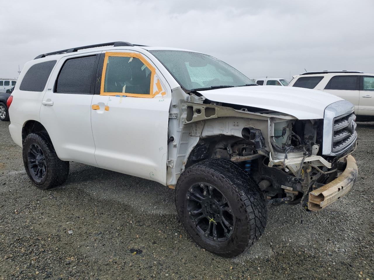 2014 TOYOTA SEQUOIA SR - Фото 4