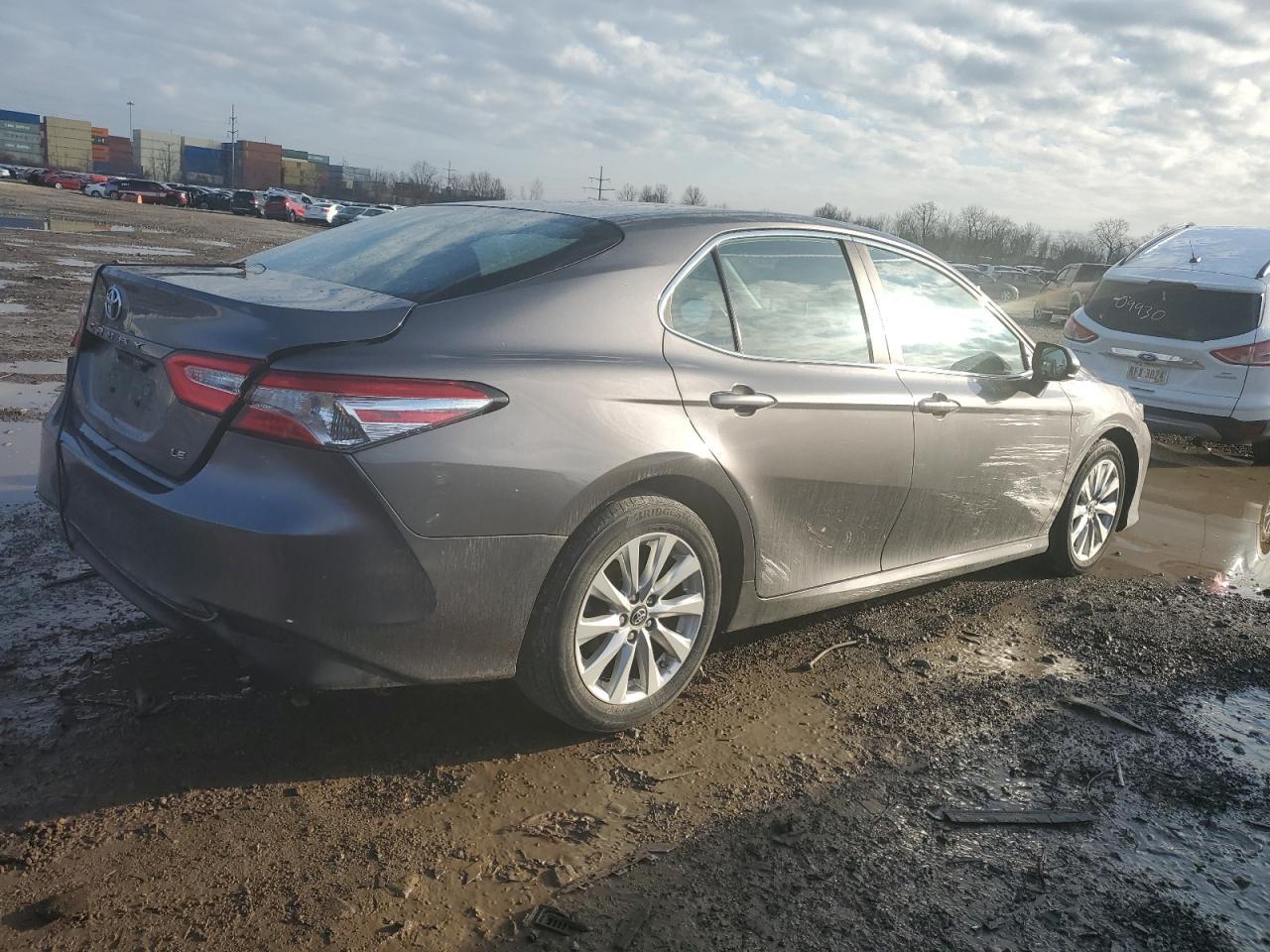 2018 TOYOTA CAMRY L - Фото 3