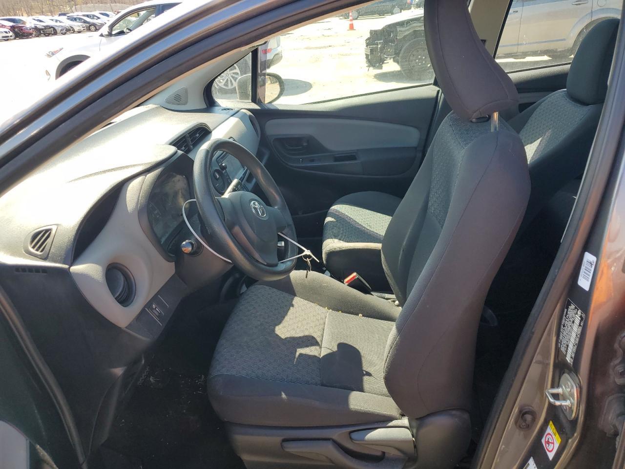 2015 TOYOTA YARIS - Фото 7
