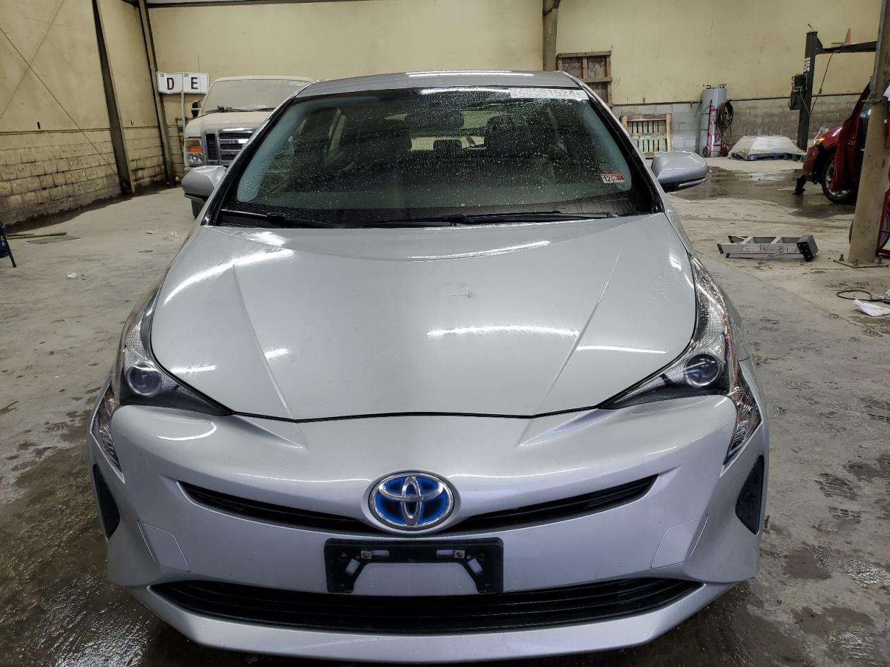 2016 TOYOTA PRIUS - Image 5