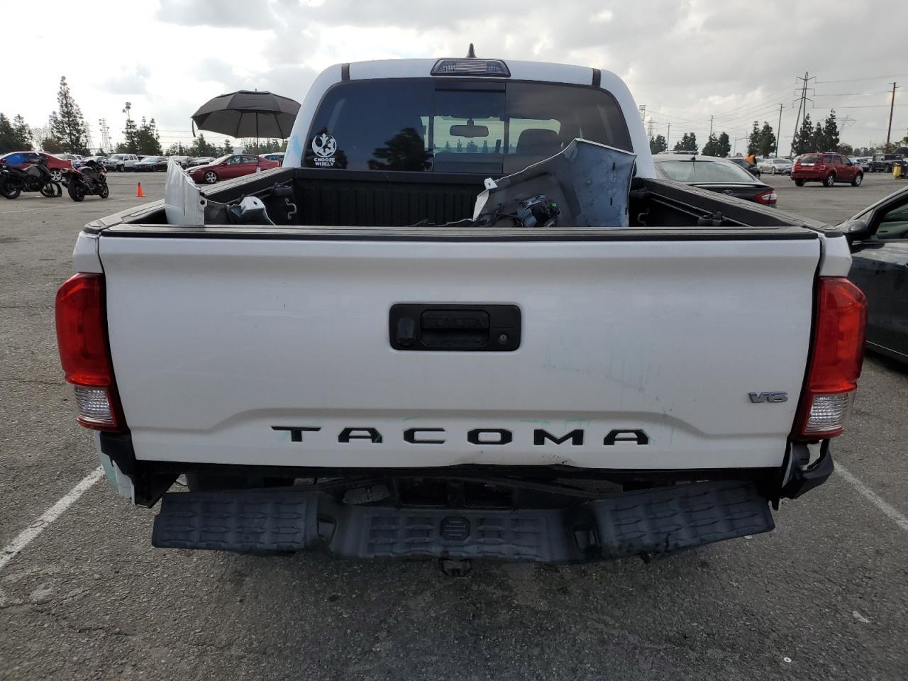 2017 TOYOTA TACOMA DOU - Фото 6