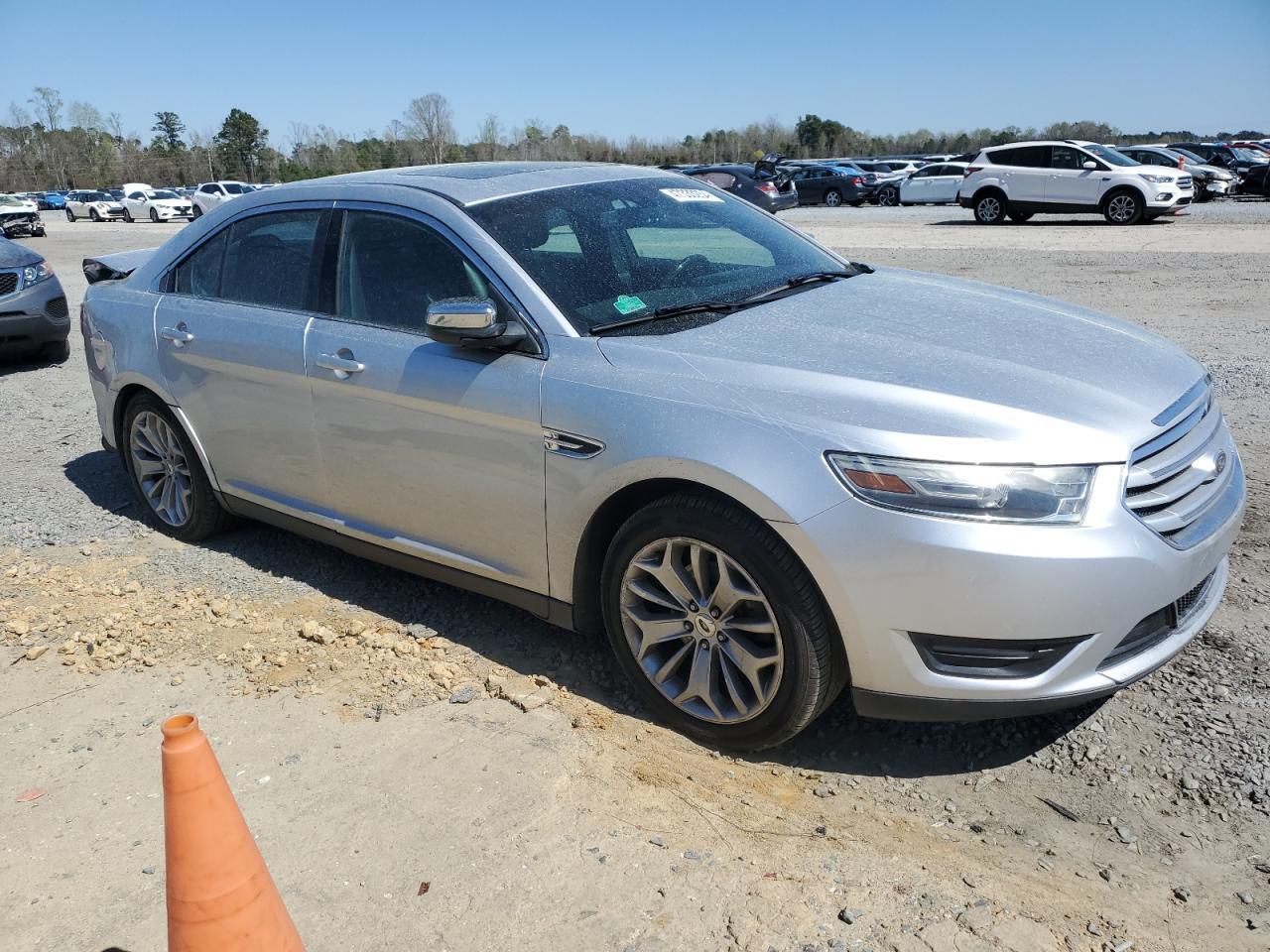 2013 FORD TAURUS LIM - Image 4