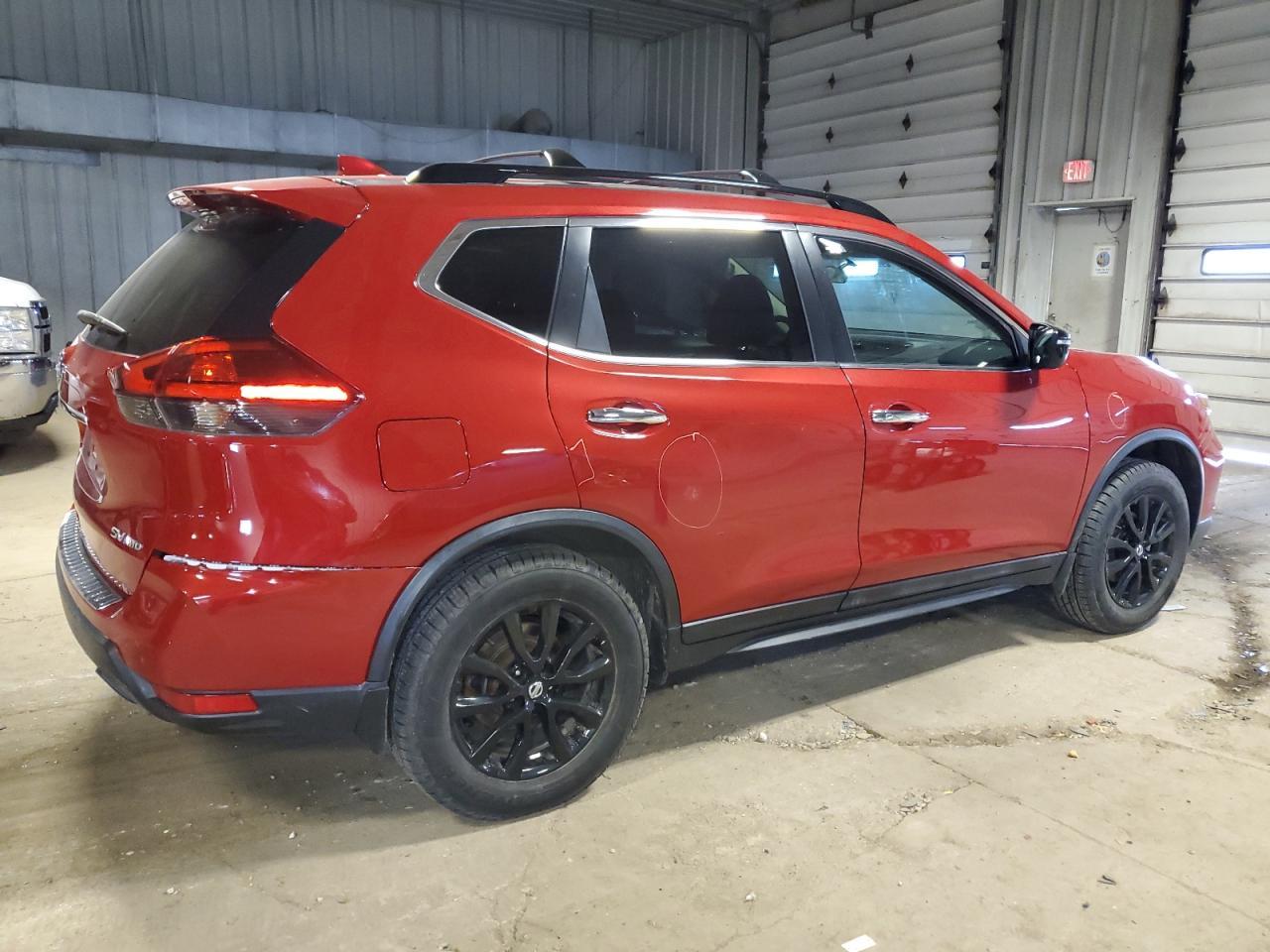 2017 NISSAN ROGUE SV - Фото 3