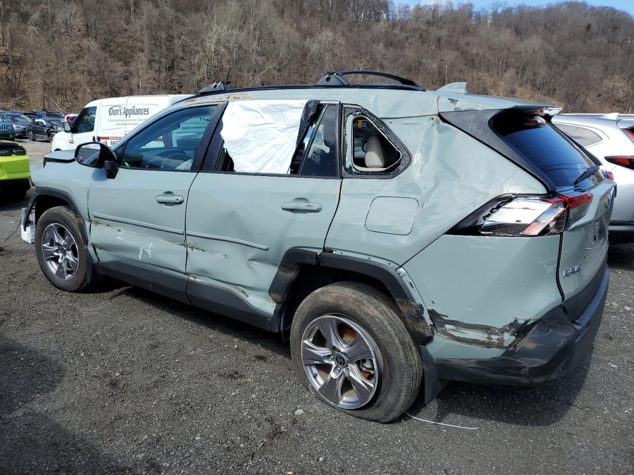 2022 TOYOTA RAV4 XLE - Image 2