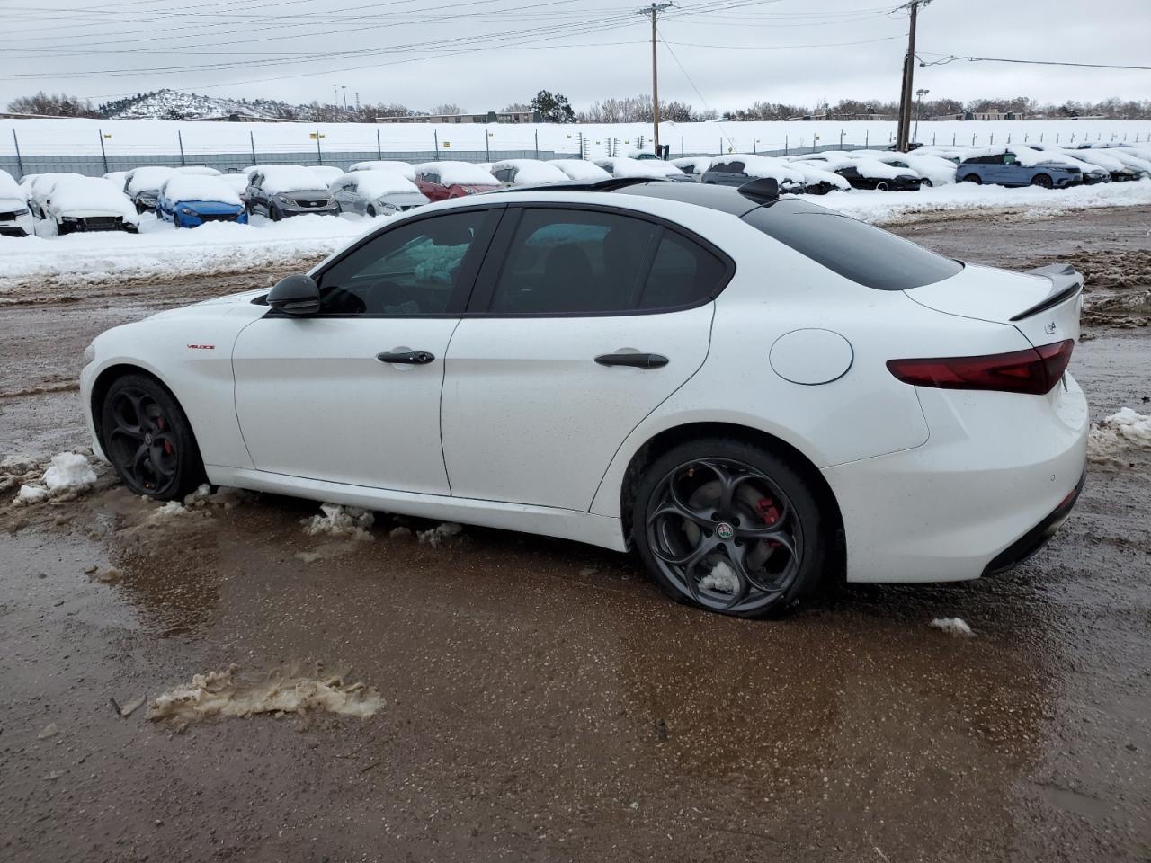2017 ALFA ROMEO GIULIA TI - Image 2