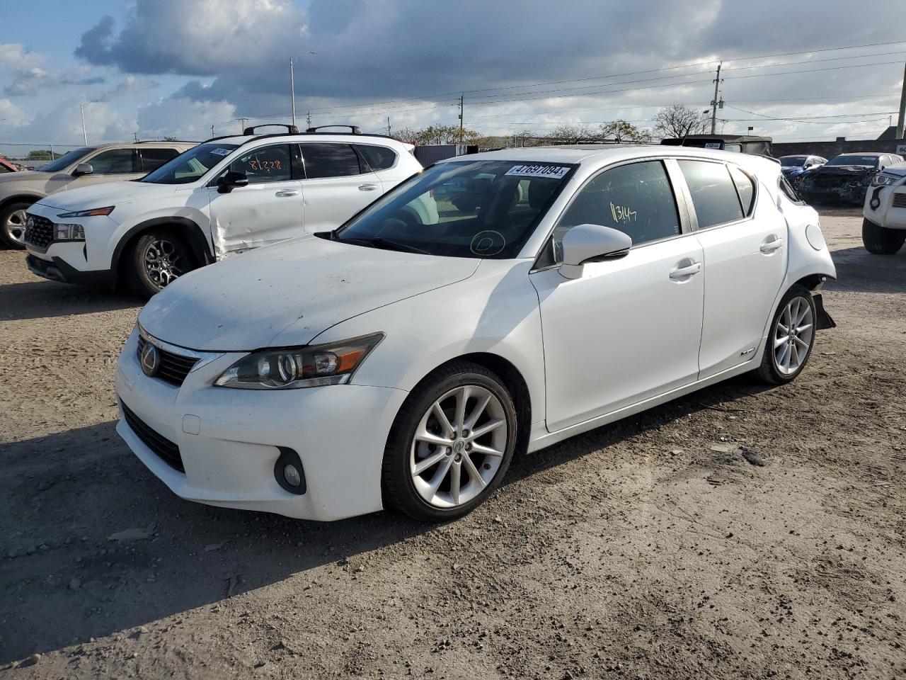 2013 LEXUS CT 200