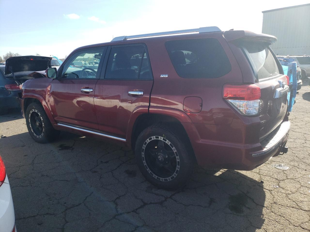 2011 TOYOTA 4RUNNER SR - Фото 2