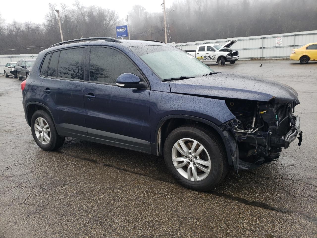 2015 VOLKSWAGEN TIGUAN S - Фото 4
