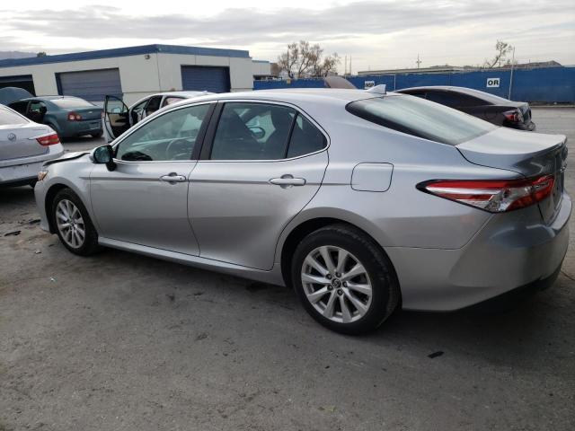 2019 Toyota Camry L - Фото 2