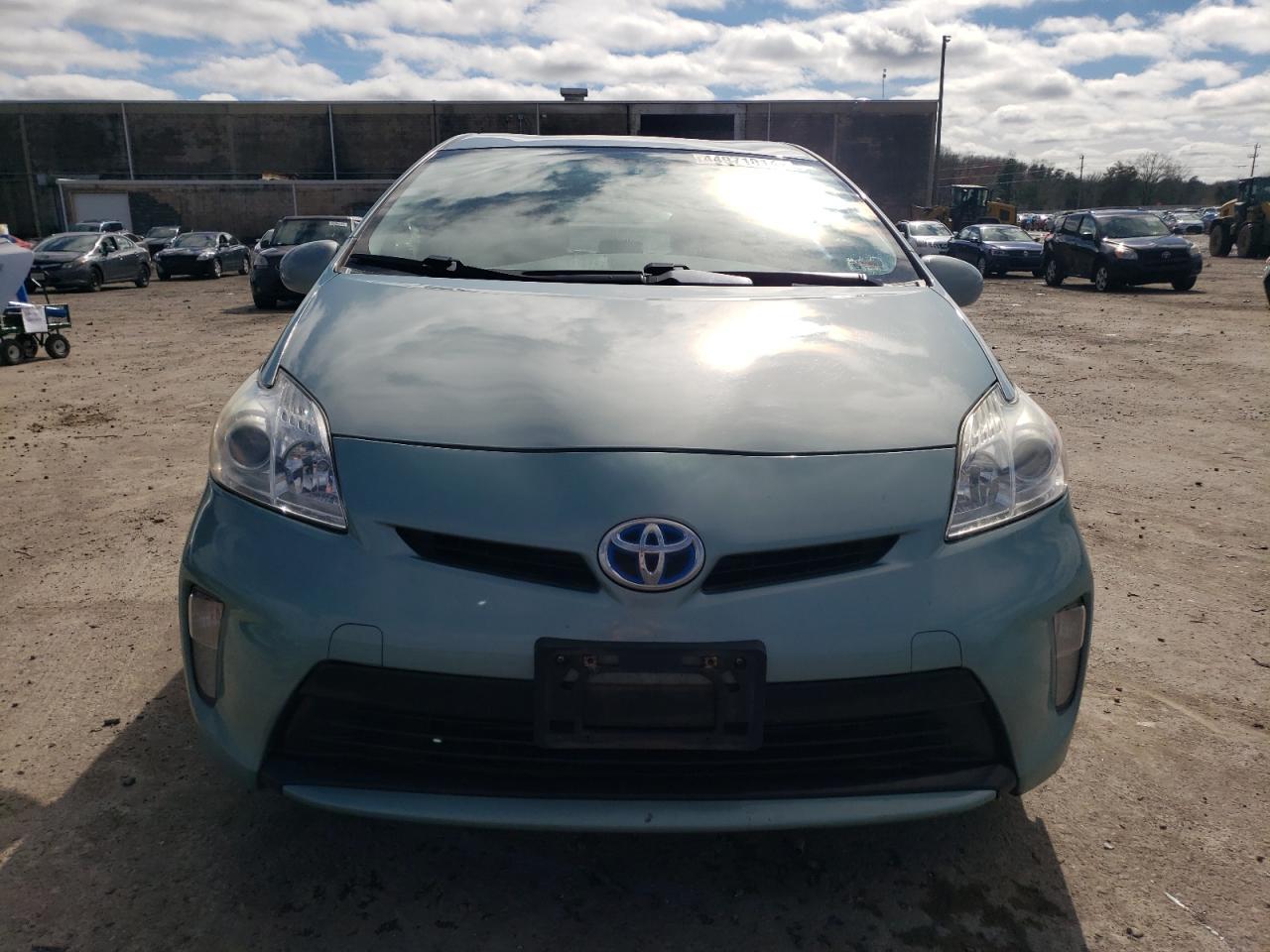 2015 TOYOTA PRIUS - Image 5