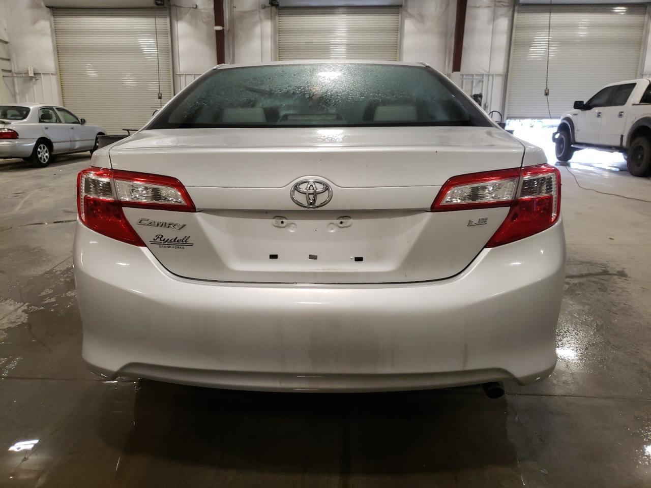 2014 TOYOTA CAMRY L - Image 6