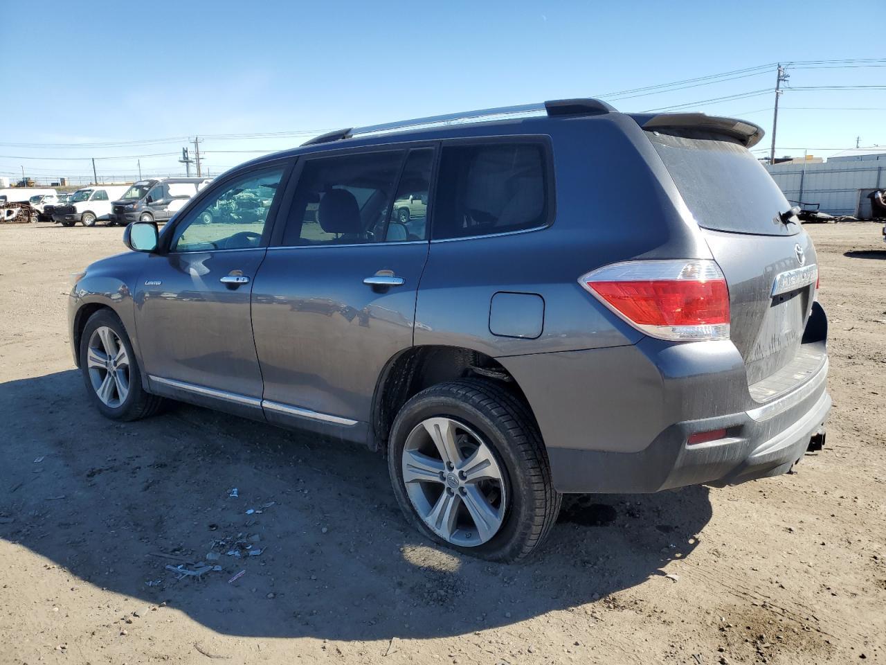 2011 TOYOTA HIGHLANDER - Image 2