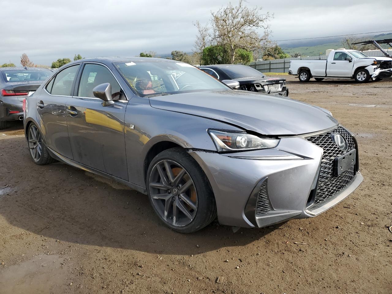 2017 LEXUS IS 200T - Фото 4