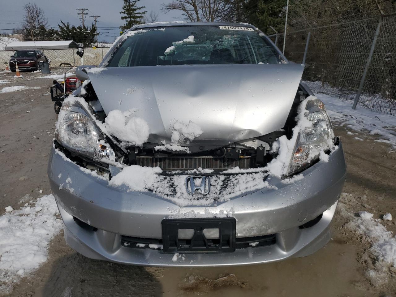 2011 HONDA FIT SPORT - Фото 5