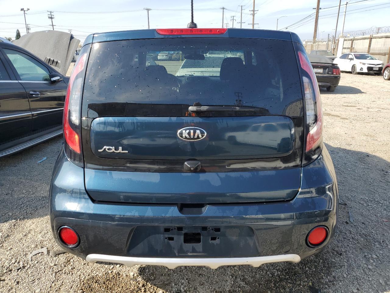 2017 KIA SOUL + - Image 6