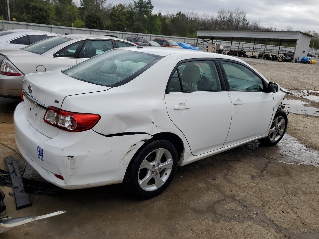 2013 TOYOTA COROLLA BA - Фото 3