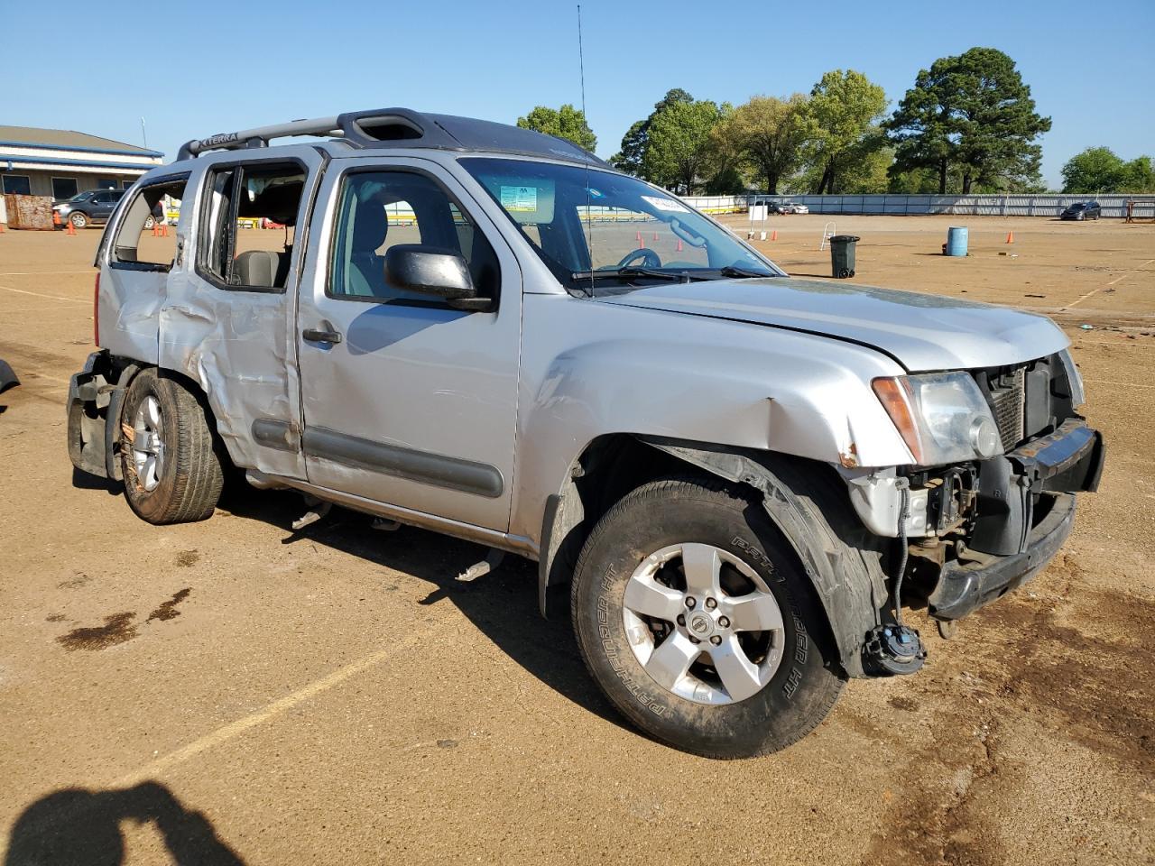 2013 NISSAN XTERRA X - Image 4