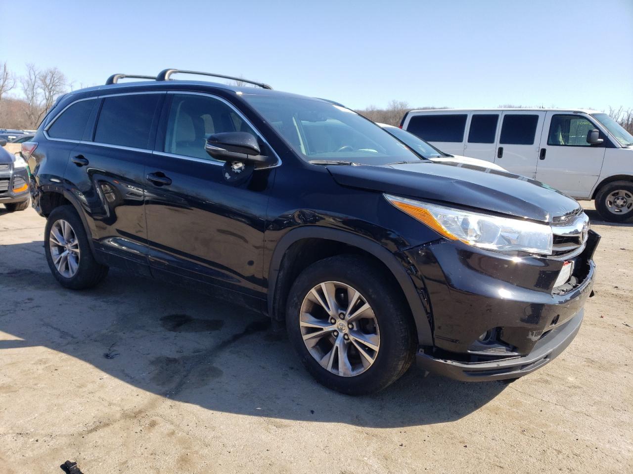 2015 TOYOTA HIGHLANDER - Image 4