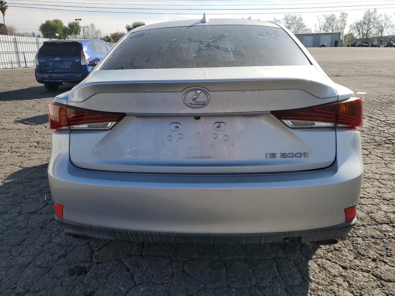 2017 LEXUS IS 200T - Image 6