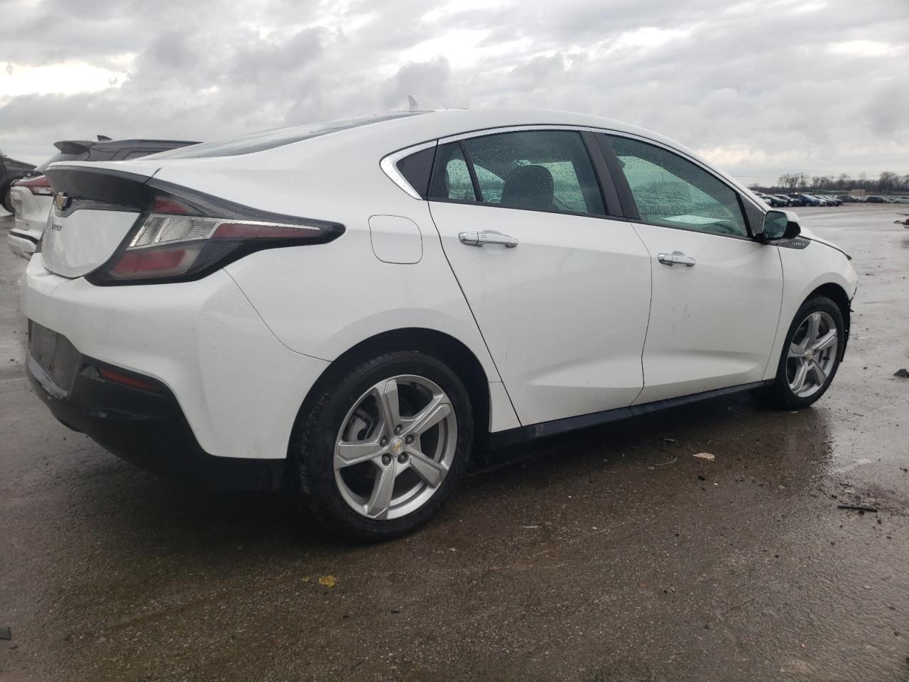 2017 CHEVROLET VOLT LT - Image 3