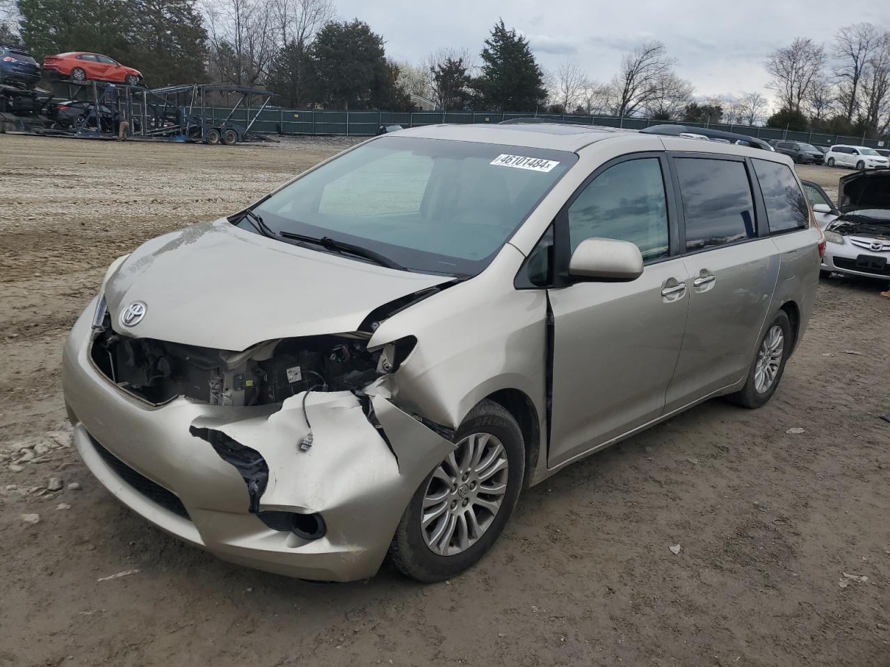 2015 TOYOTA SIENNA XLE