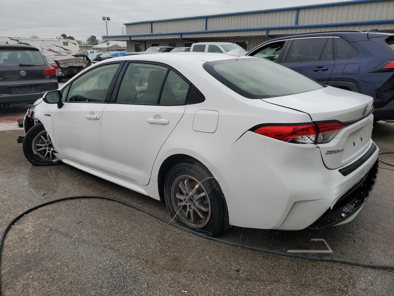 2021 TOYOTA COROLLA LE - Фото 2
