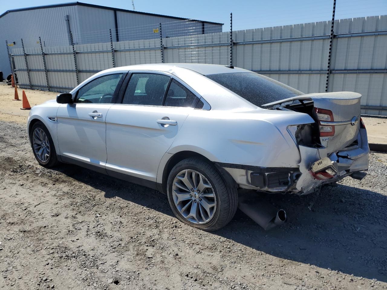 2013 FORD TAURUS LIM - Image 2
