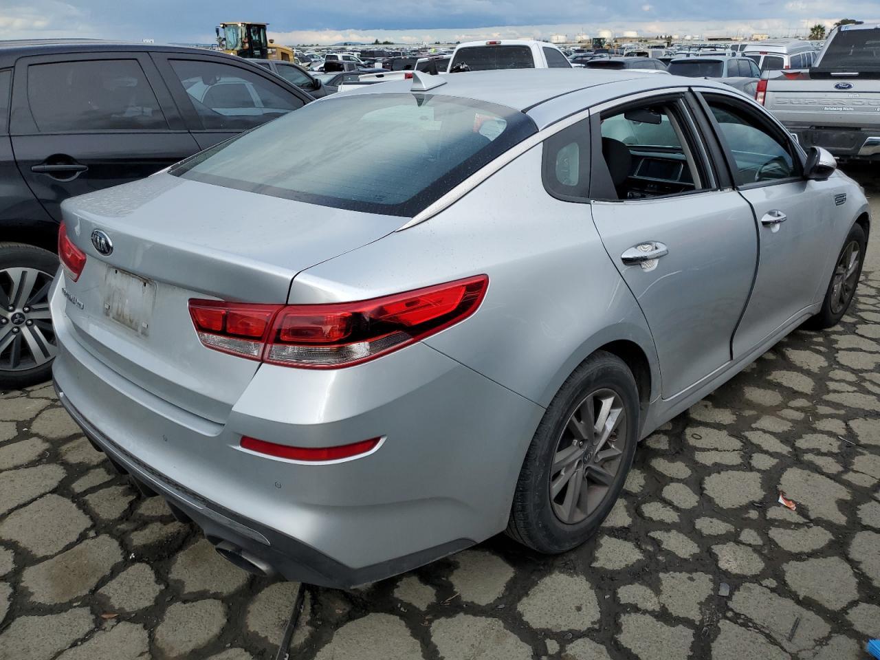 2019 KIA OPTIMA LX - Фото 3