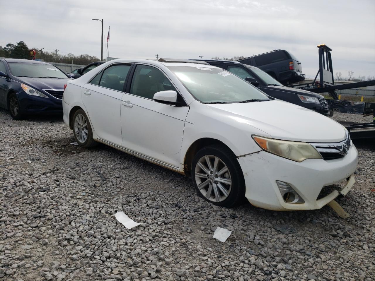 2014 TOYOTA CAMRY L - Image 4
