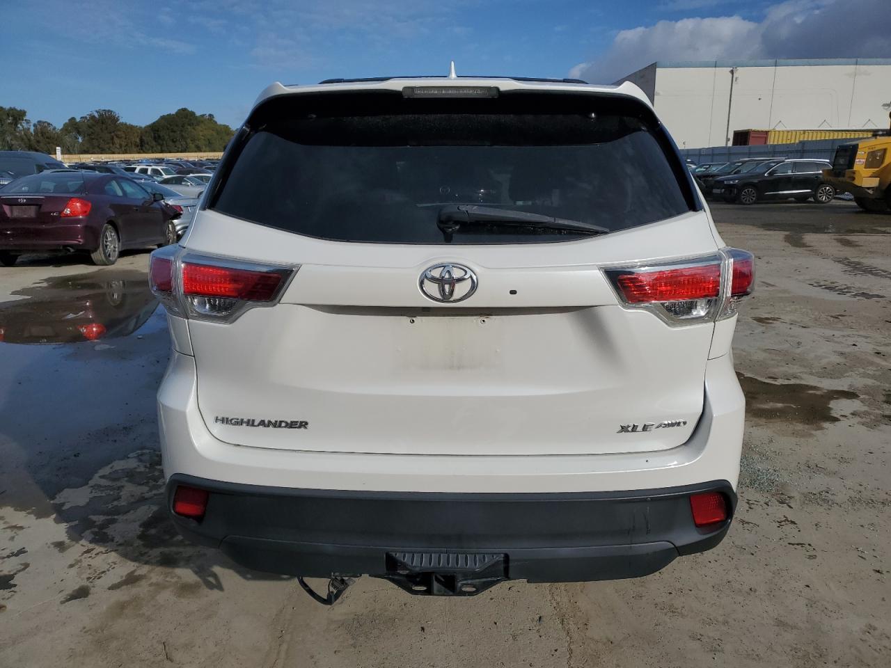 2015 TOYOTA HIGHLANDER - Фото 6
