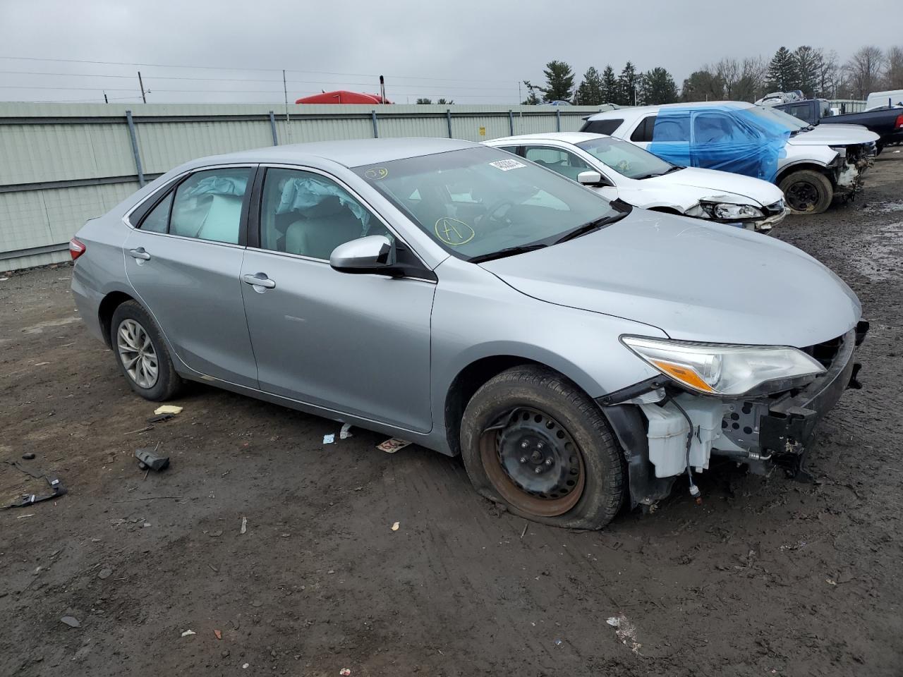 2017 TOYOTA CAMRY LE - Фото 4