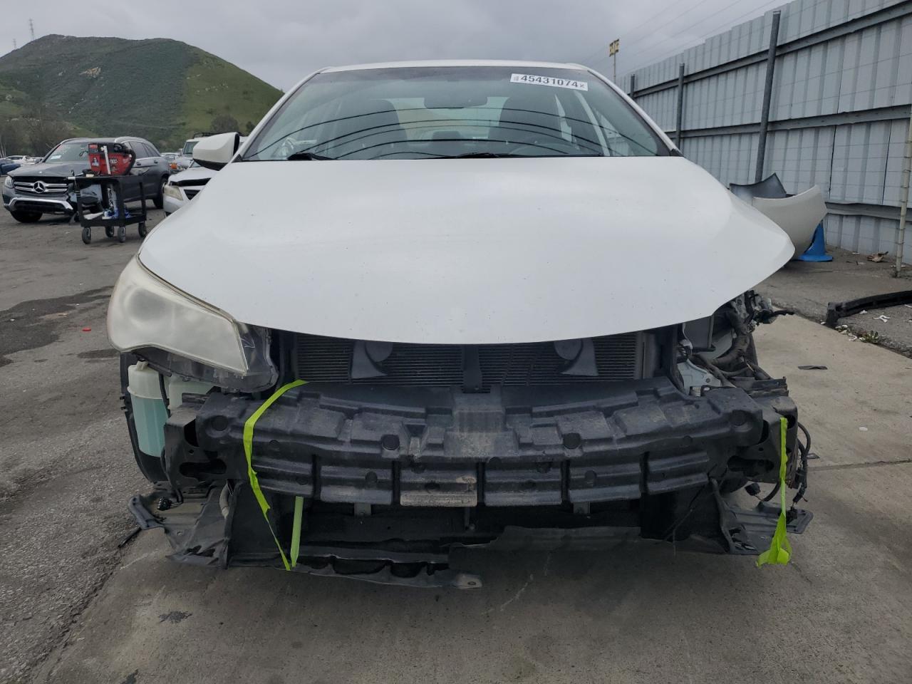 2017 TOYOTA CAMRY LE - Image 5