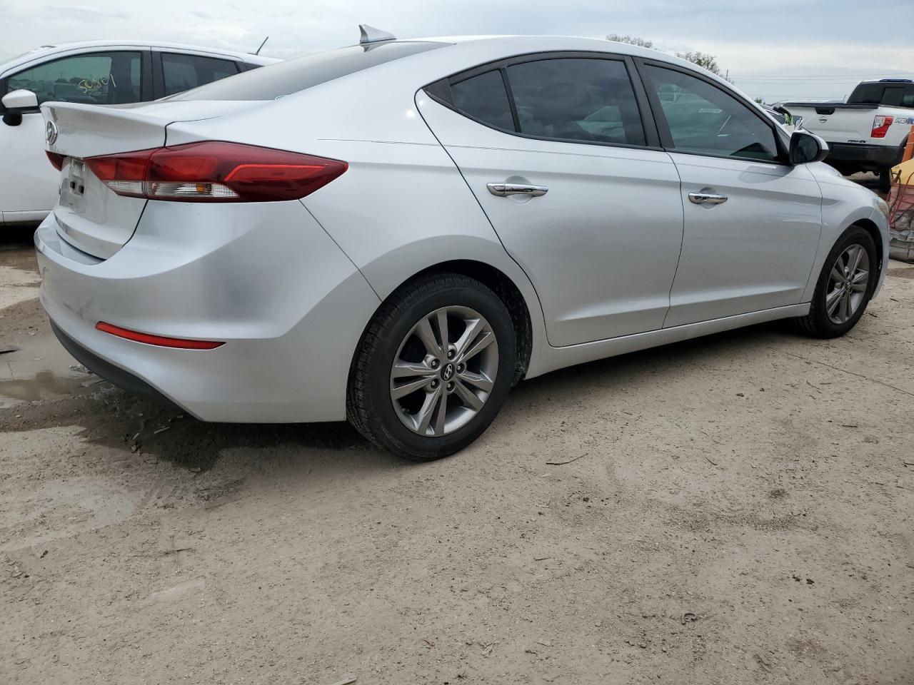 2017 HYUNDAI ELANTRA SE - Фото 3