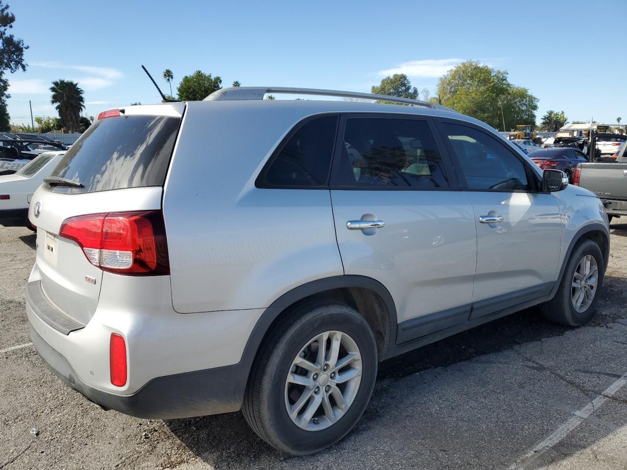 2015 KIA SORENTO LX - Image 3