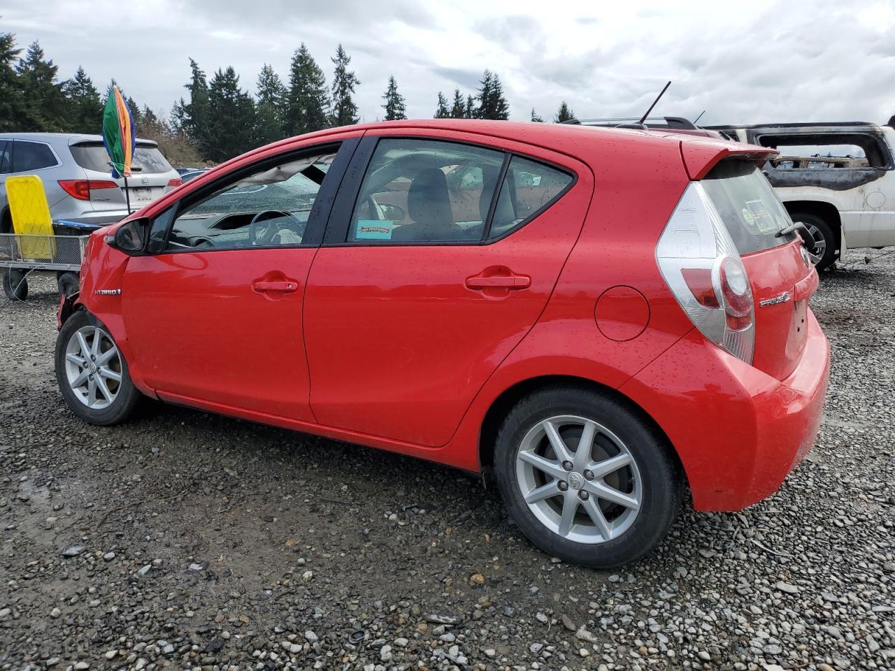 2013 TOYOTA PRIUS C - Фото 2