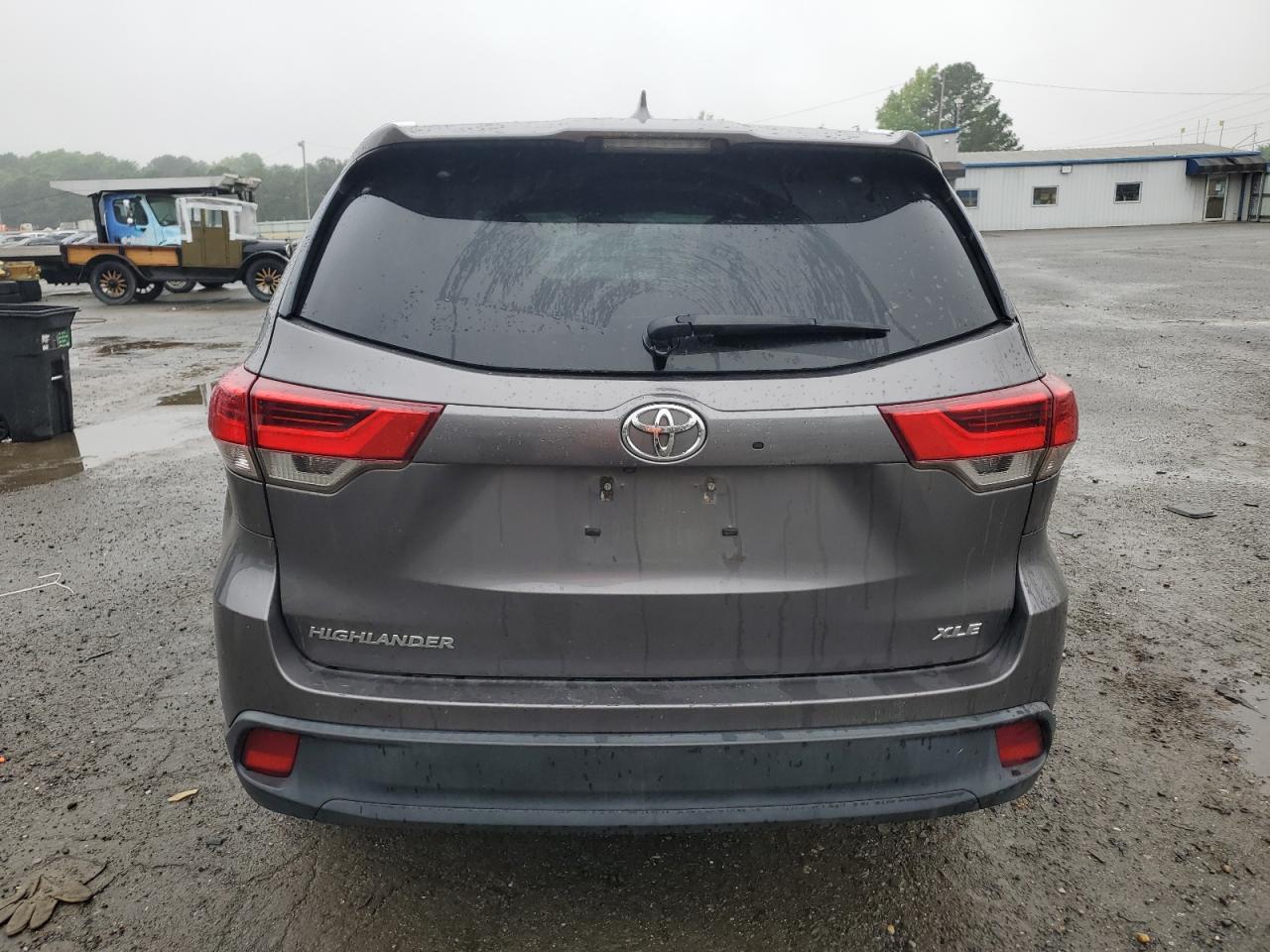 2018 TOYOTA HIGHLANDER - Image 6