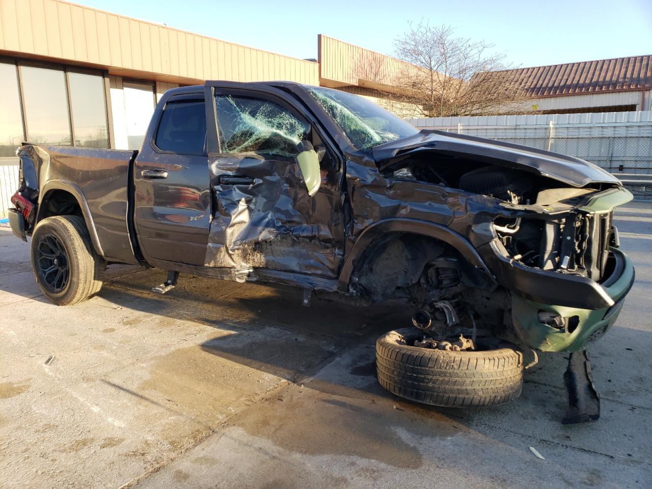 2019 RAM 1500 LARAM - Фото 4