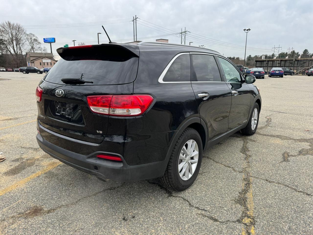 2016 KIA SORENTO LX - Image 4