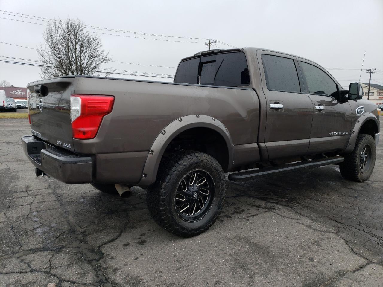 2017 NISSAN TITAN XD S - Фото 3
